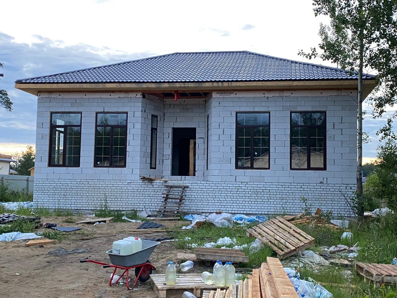 Монтаж шатровой крыши и кровли в Куровском и Московской области